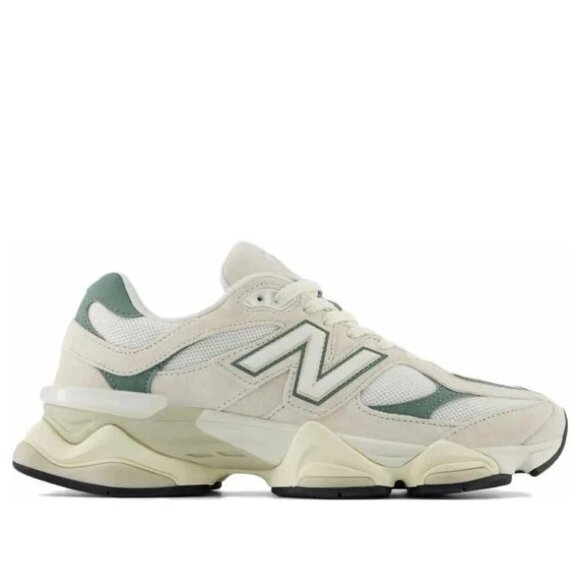 Athletic_Shoes